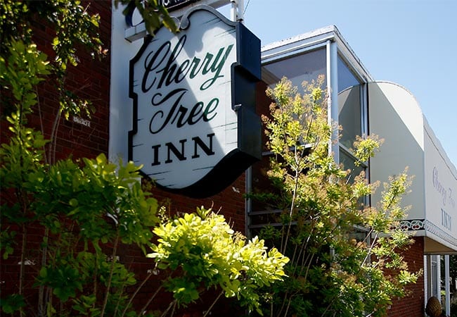 Cherry-Tree-Inn-exterior-sign